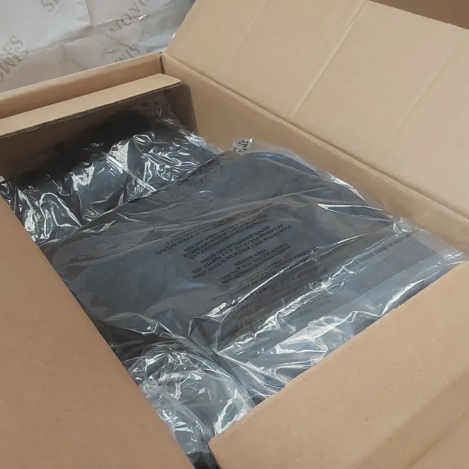 BOX CONTAINING APPROXIMATELY 17x BRAND NEW SIMPLY BE BLACK JACQUARD CAMI TOPS