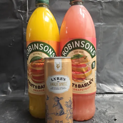 APPROXIMATELY 5 ASSORTED FOOD AND DRINK ITEMS TO INCLUDE ROBINSONS, AND LYRE'S