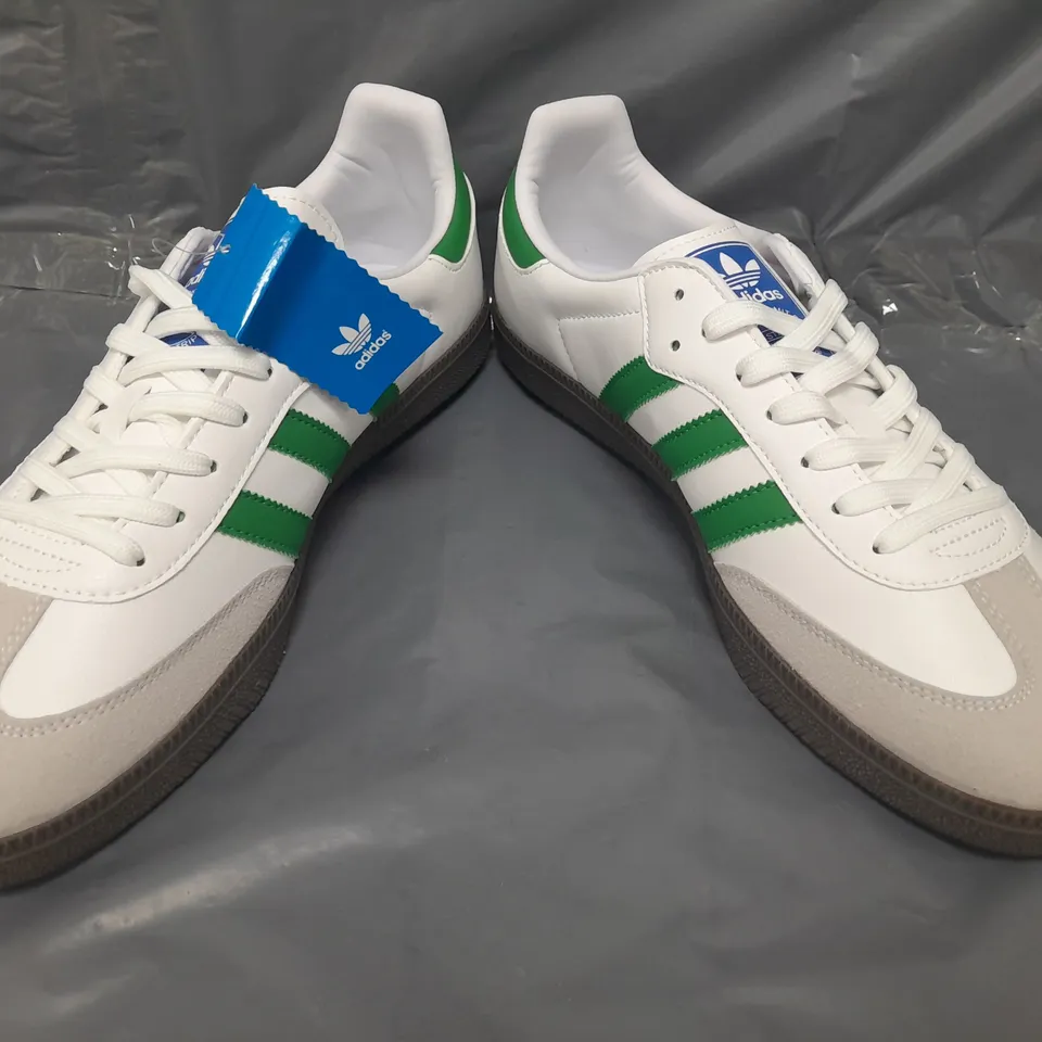 BOXED PAIR OF ADIDAS SAMBA SHOES IN WHITE/GREEN UK SIZE 10.5