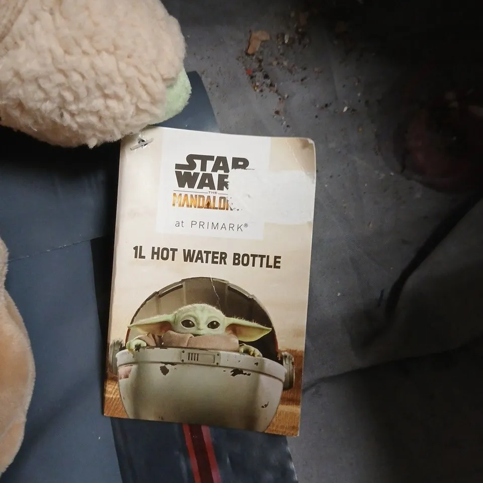 STAR WARS MANDALORIAN GROGU 1L HOT WATER BOTTLE WITH PLUSH COVER