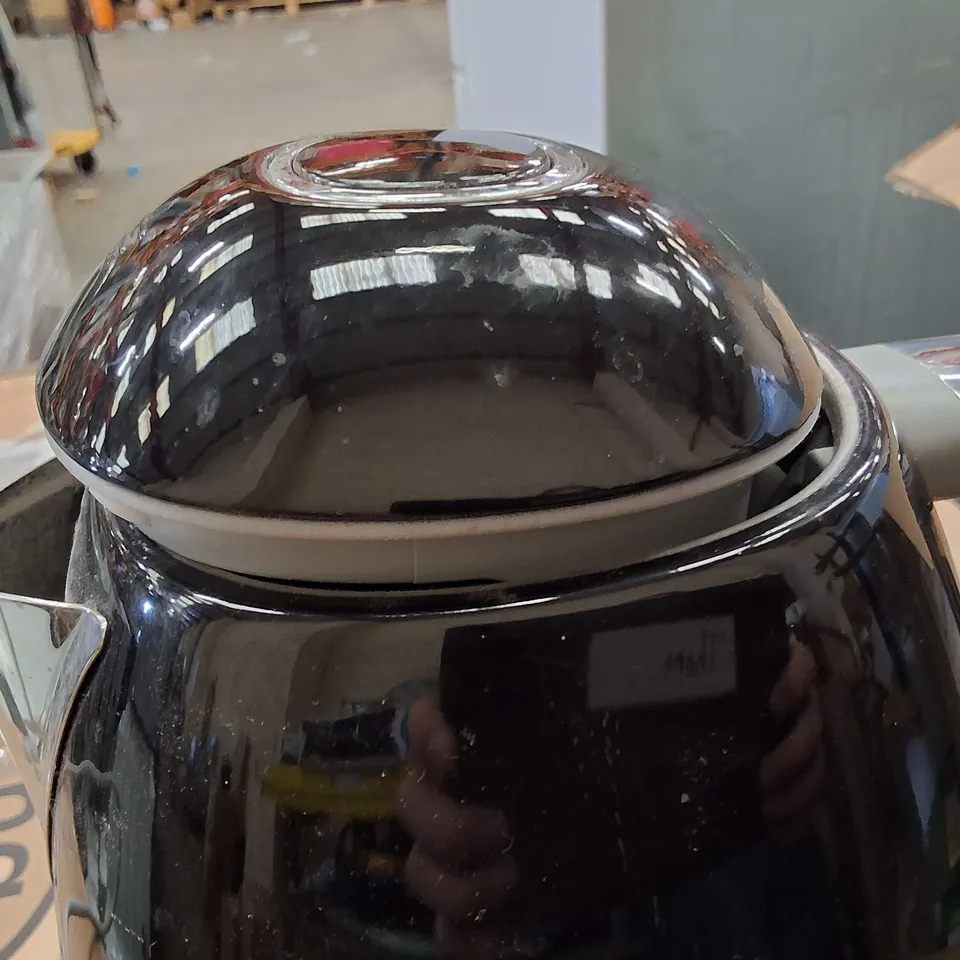 BOXED SMEG 50'S STYLE ELECTRIC KETTLE, BLACK