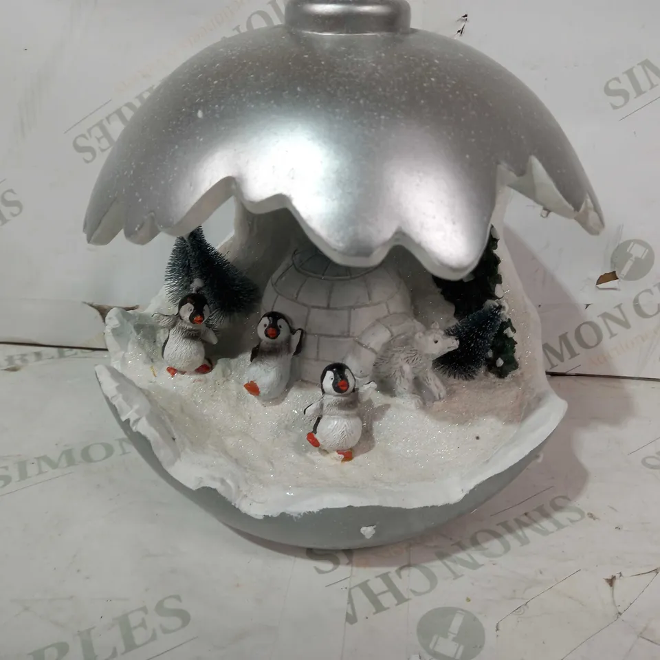 CHRISTMAS SCENE ORNAMENT 