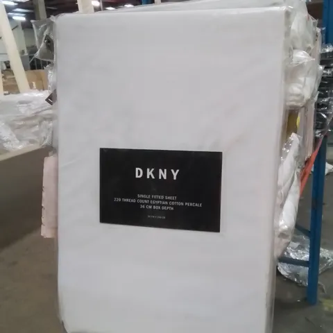 BAGGED DKNY SINGLE FITTED SHEET -WHITE-