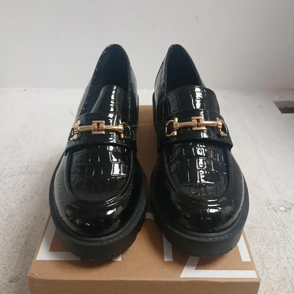 LINZI BLACK PATENT LEATHER LOAFERS WITH GOLD BUCKLE – WOMEN'S SIZE 7