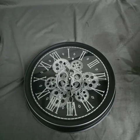 WALL CLOCK WITH EXPOSED GEARS
