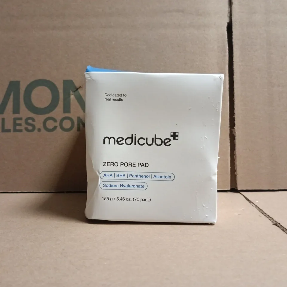 MEDICUBE ZERO PORE PAD (70 PADS)