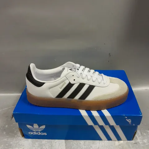 BOXED PAIR OF ADIDAS ORIGINALS SAMBAE WOMENS SHOES IN FLAT WHITE/BLACK SIZE UK 6