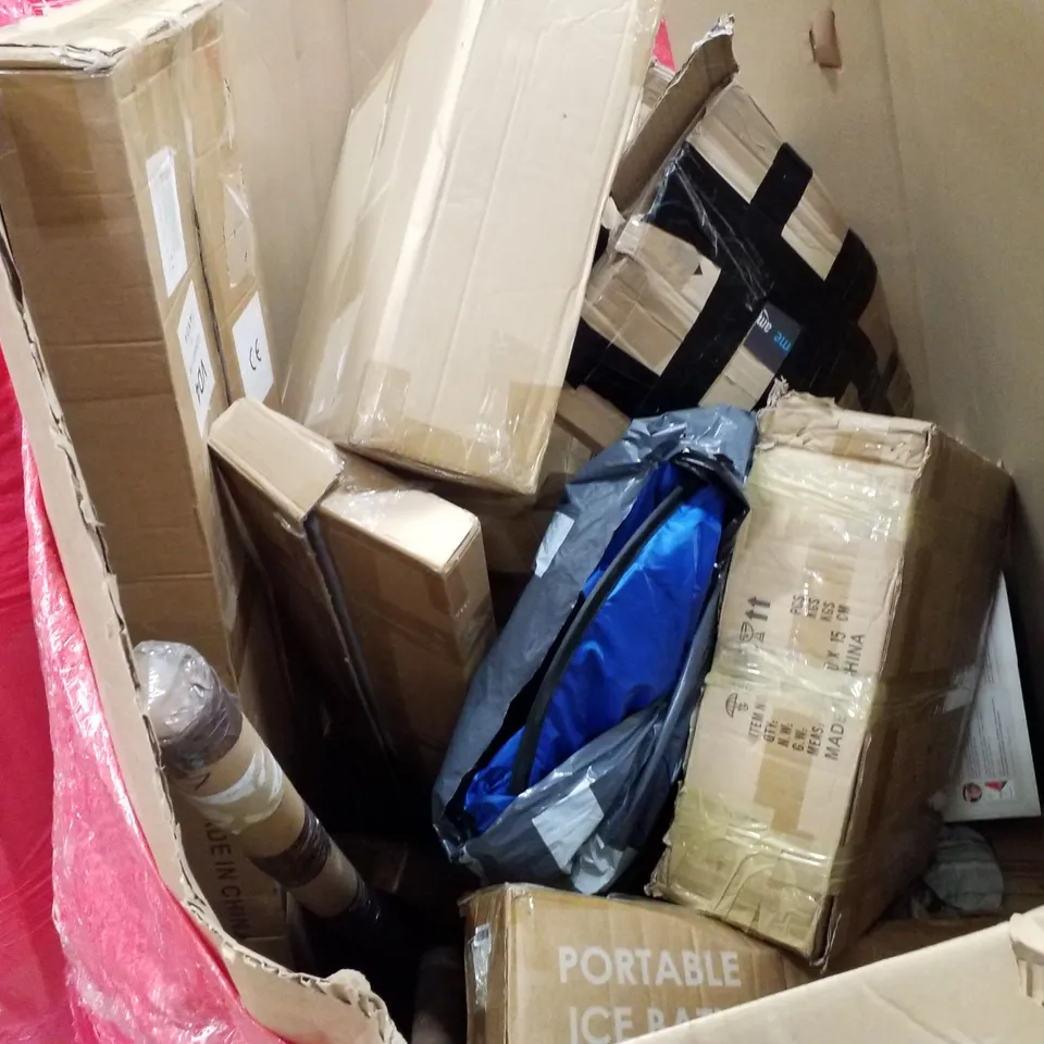 PALLET OF ASSORTED PRODUCTS INCLUDING BREAD MAKER, TOILET SEAT, LED BATTEN LIGHT, WALL DECOR, LED CEILING FAN 