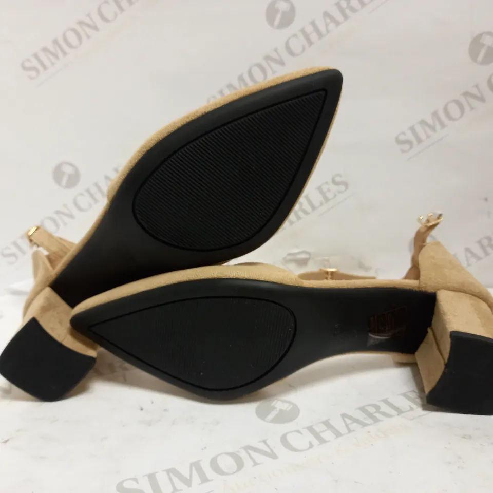 DESIGNER SUEDE STYLE HEELS UK SIZE 6