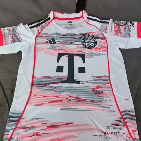 FC BAYERN MÜNCHEN FOOTBALL SHIRT - KANE 9 - SIZE 18