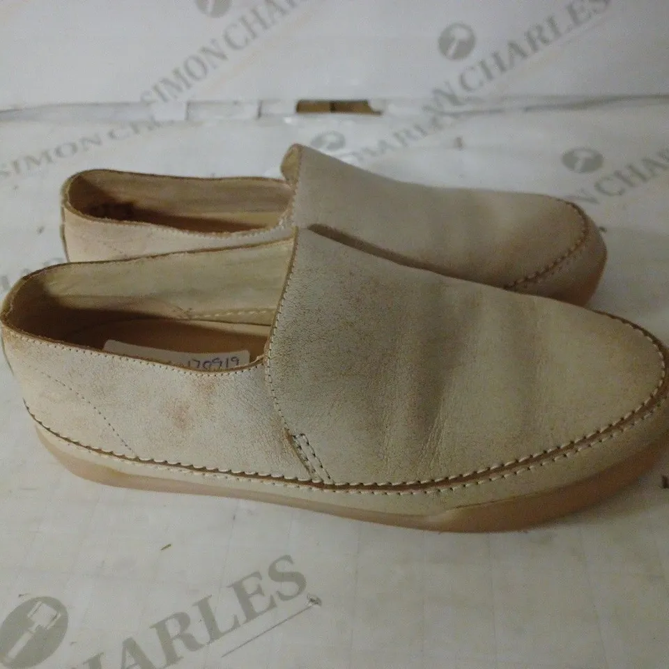 CLARKS SLIP ON WOMENS SHOES, LIGHT BROWN, UK 5