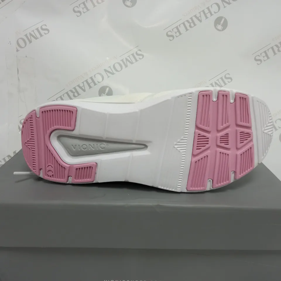 BOXED PAIR OF VIONIC DESIGNER TRAINERS - WHITE - UK SIZE 5.5