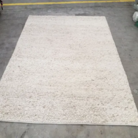 QUALITY DESIGNER AREA RUG - APPROXIMATELY 225X156CM