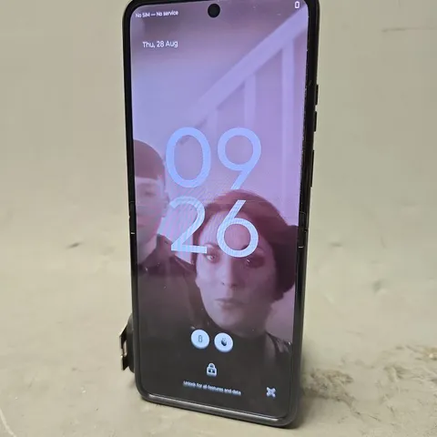 MOTOROLA MOTO RAZR50 - KOALA GREY