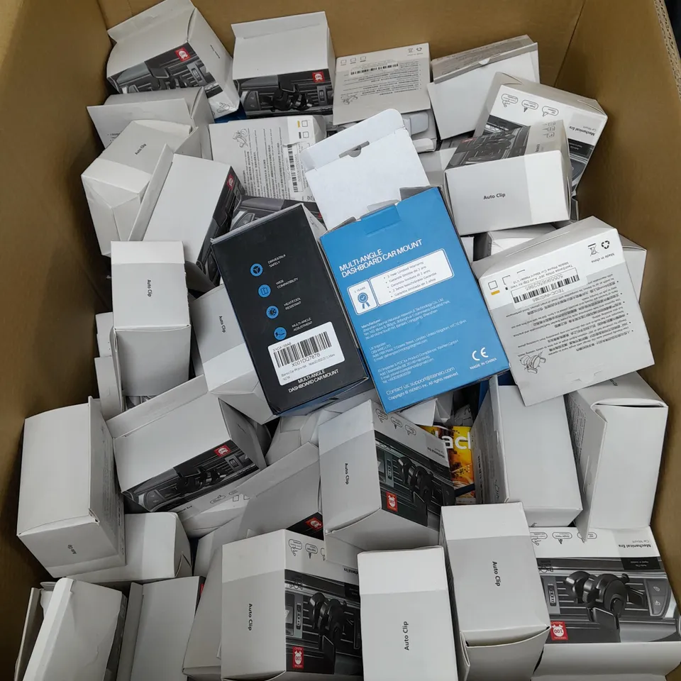 APPROXIMATELY 40 BOXED SMARTPHONE VEHICLE DASH HOLDERS TO INCLUDE ISENEO & TECH SENSE ETC 