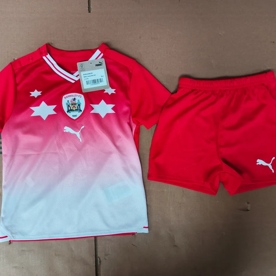 PUMA KID'S BARNSLEY FOOTBALL CLUB HOME MINI KIT IN RED SIZE 2-3 YEARS