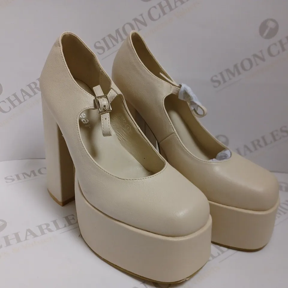 KOI VEGAN DARKBLOOM CREAM PLATFORM HEELS - SIZE 5