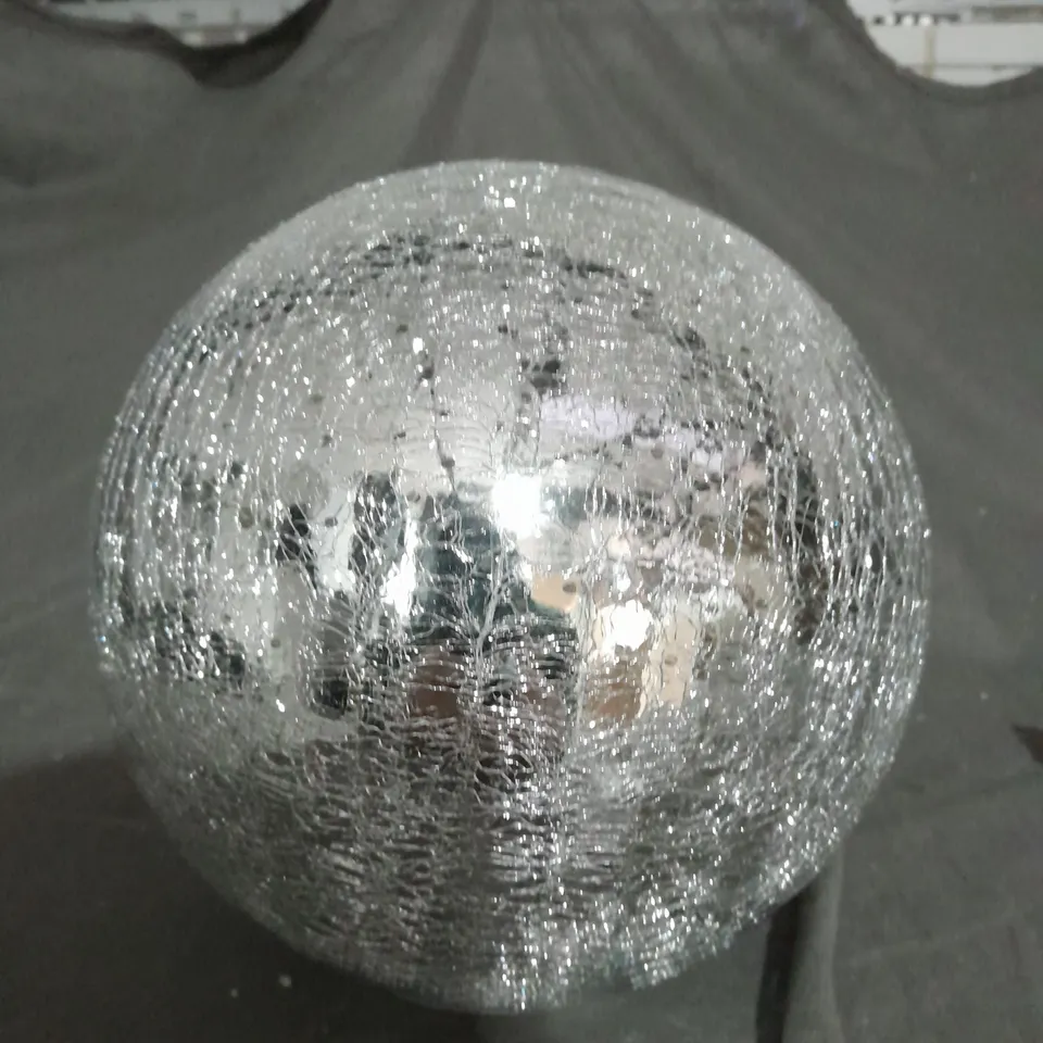 20CM BATTERY OPERATED LIT CRACKLE EFFECT BALL  RRP £21.99