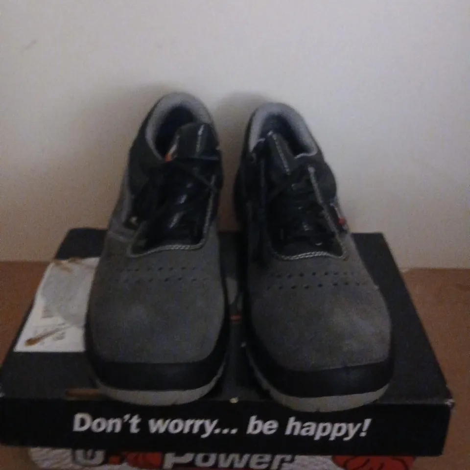 U POWER PFS MOVIDA TRAINERS – UK SIZE 7 (GREY/BLACK)