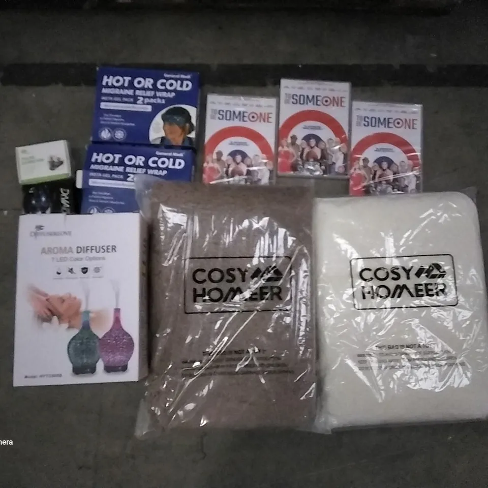 PALLET OF ASSORTED ITEMS INCLUDINGTO BE SOMEONE DVD, HOT OR COLD MIGRAINE RELIEF WRAP, DIFFUSERLOVE AROMA DIFFUSER, COSY HOMEER BATH ROBE, HEALTHTREE PULSE OXIMETER, BEE HOTEL