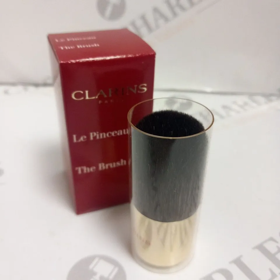 APPROXIMATELY 16 BOXED CLARINS LE PINCEAU THE BRUSH