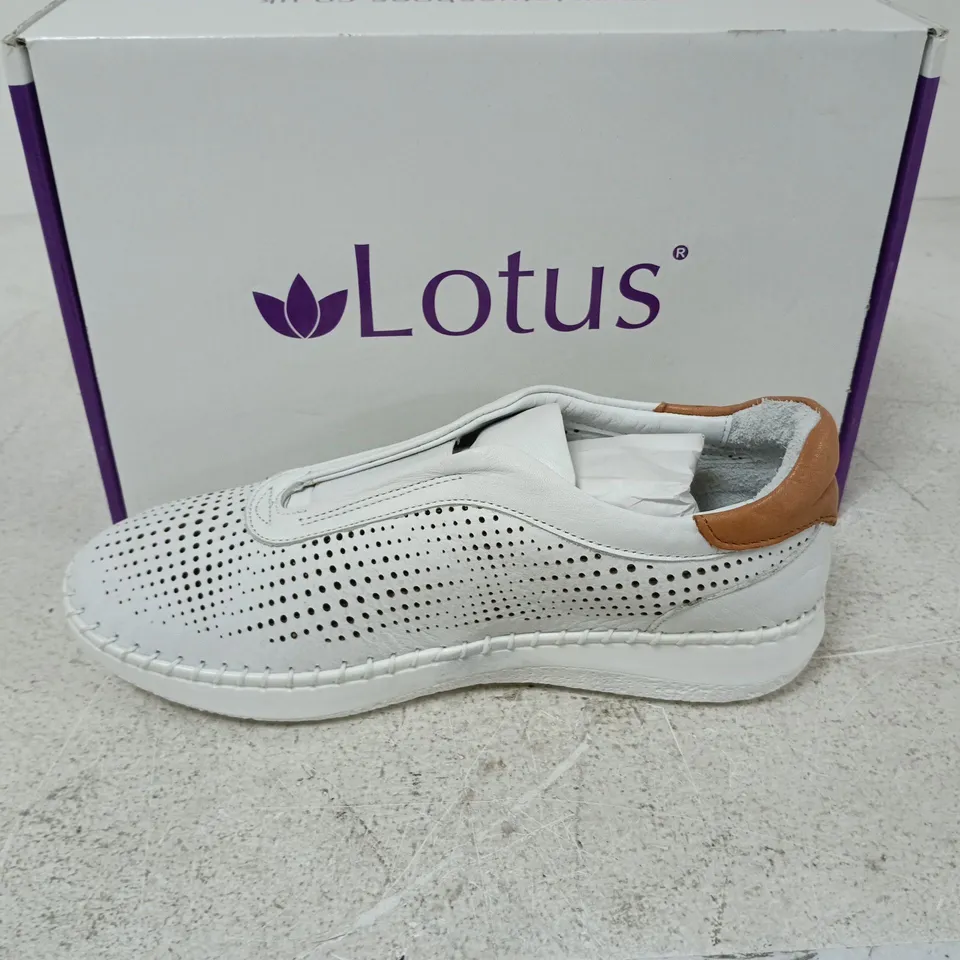BOXED PAIR OF LOTUS LORENA SHOES IN WHITE LEATHER - EU 38