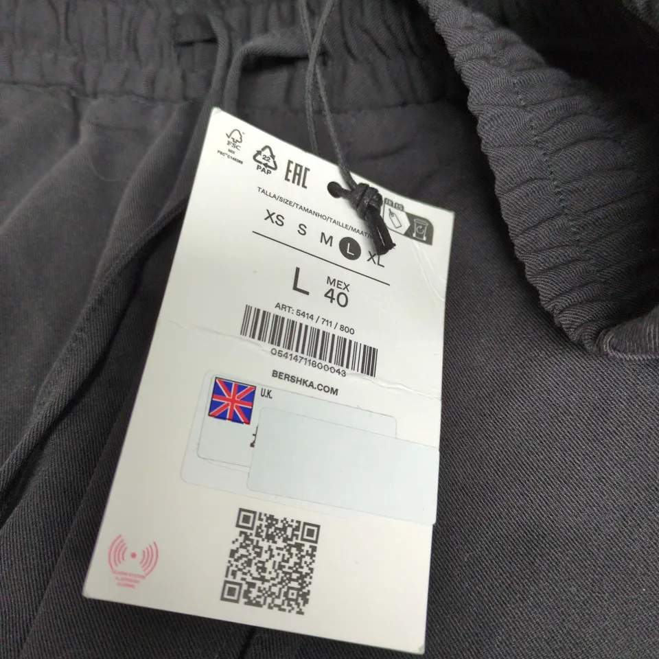 BERSHKA LARGE LOOSE BLACK TROUSERS WITH TAGS