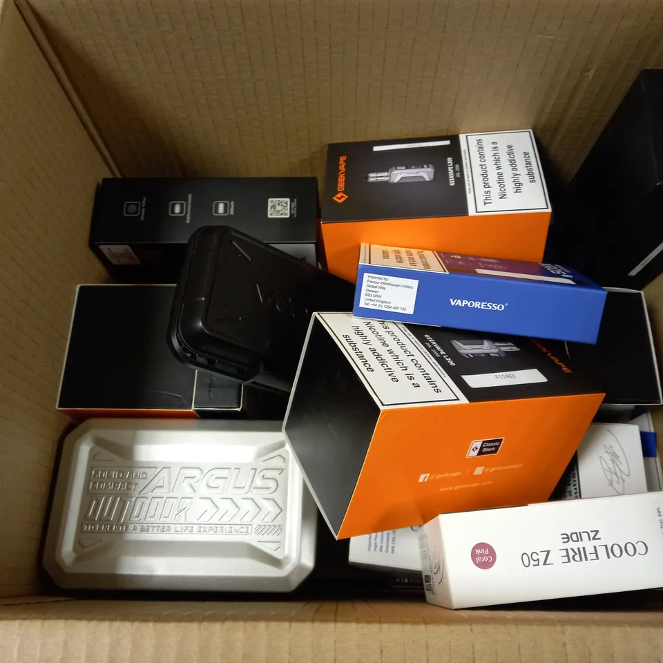 BOX OF APPROXMATELY 25 E-CIGARETTES AND LIQUIDS TO INCLUDE COOLFIRE Z50 MOD, GEEKVAPE L200 200W, VAPORE3SSO XROS2, ETC