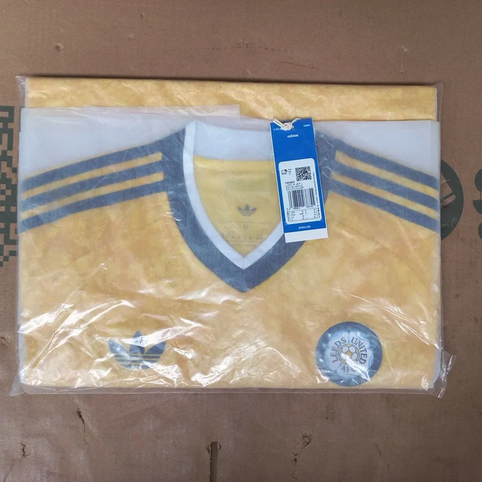 BAGGED ADIDAS LEEDS AWAY 26/27 AWAY JERSEY IN YELLOW SIZE MEDIUM