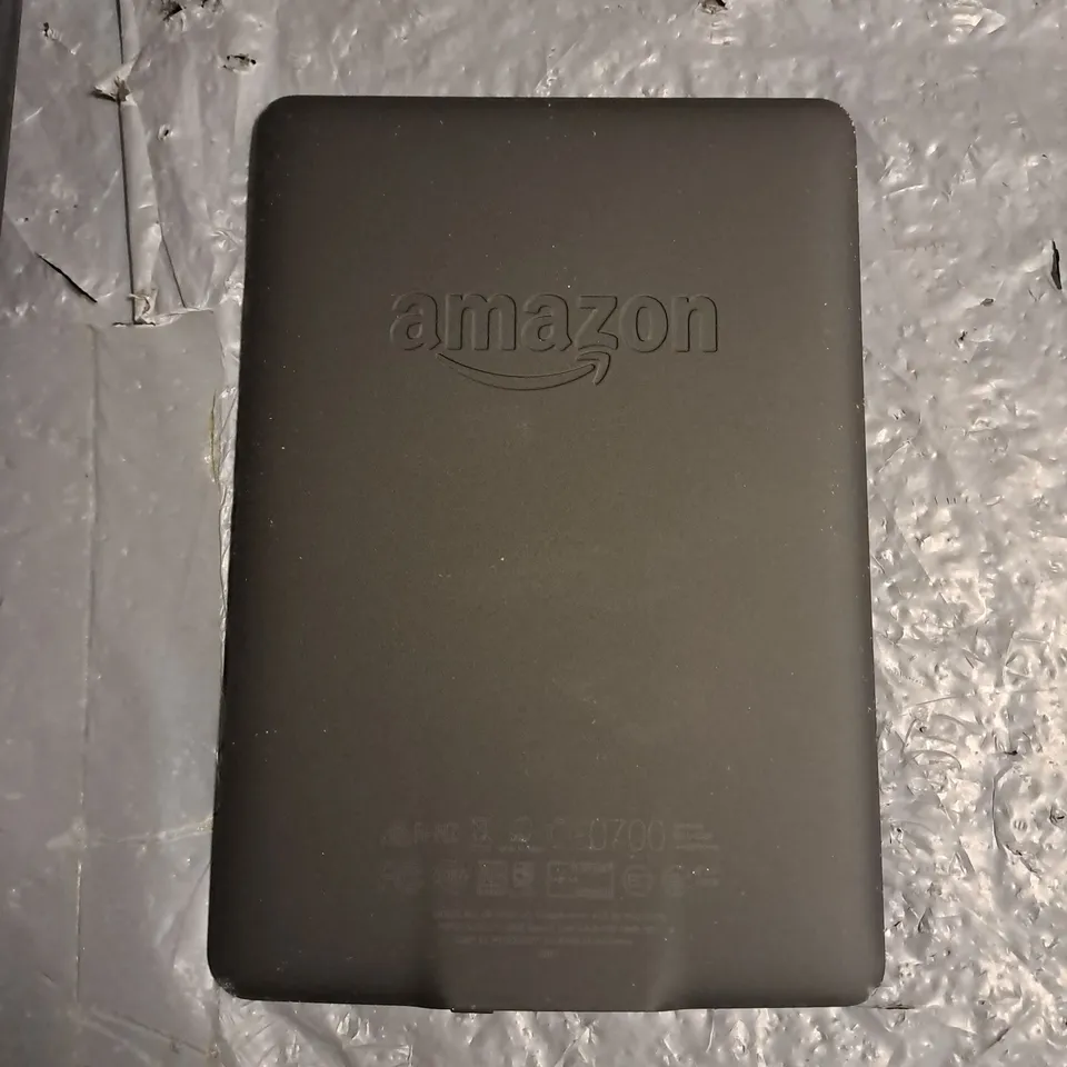 UNBOXED AMAZON KINDLE E-READER IN FOLIO CASE - DP75SDI