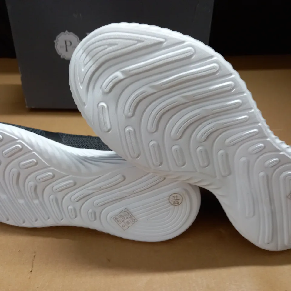 BOXED PAIR OF GREY MEMORY FOAM TRAINERS - 11