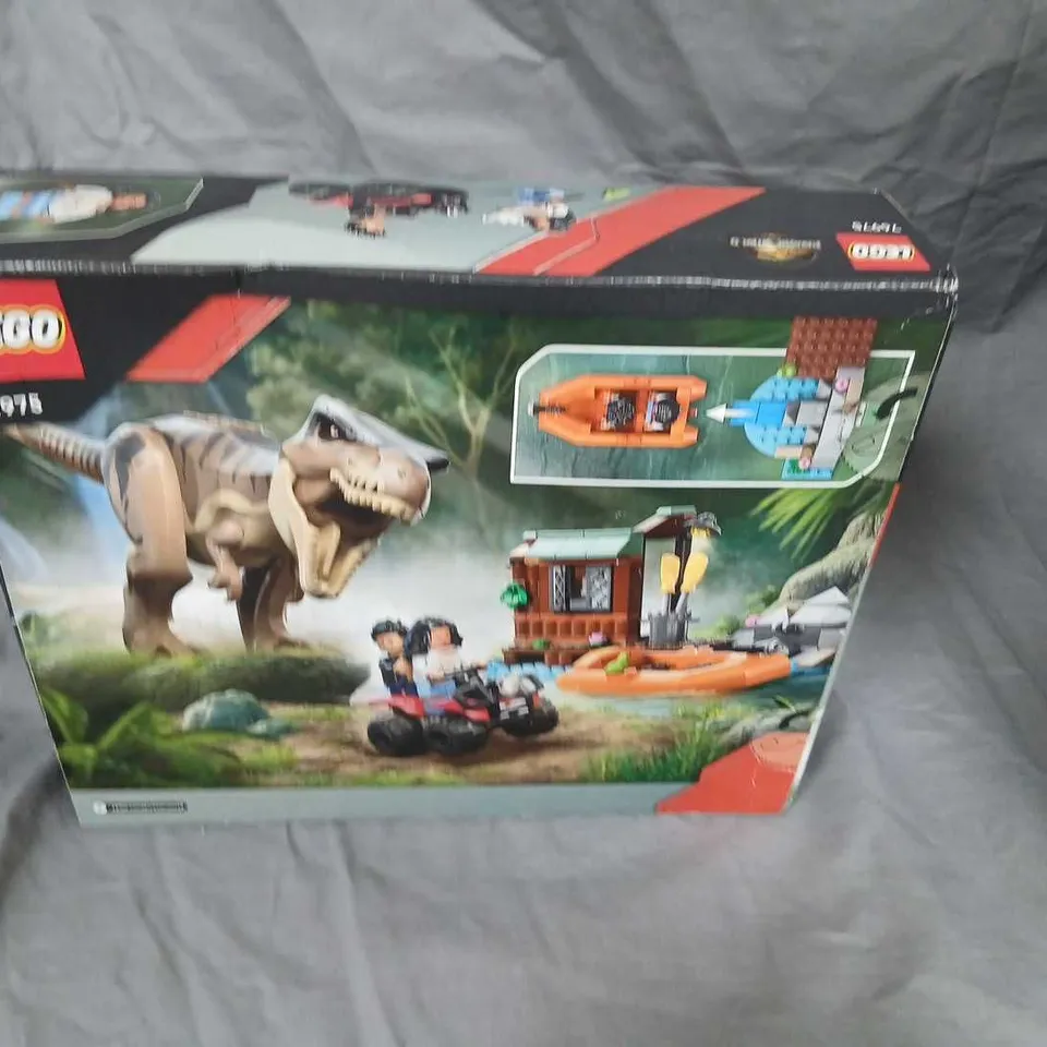 LEGO JURASSIC WORLD 76975 – 199 PIECES (AGES 5+)