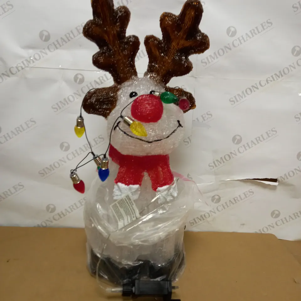 OUTDOOR REINDEEER CHRISTMAS ORNAMENT WITH LIGHTS