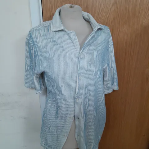 ZARA COTTON BUTTON UP RIBBED SHIRT IN BLUE AND WHITE SIZE S