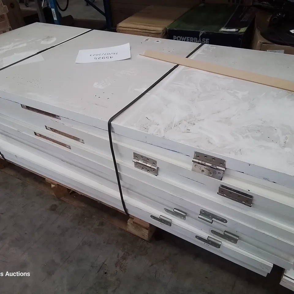 PALLET OF 10 FIRE DOORS