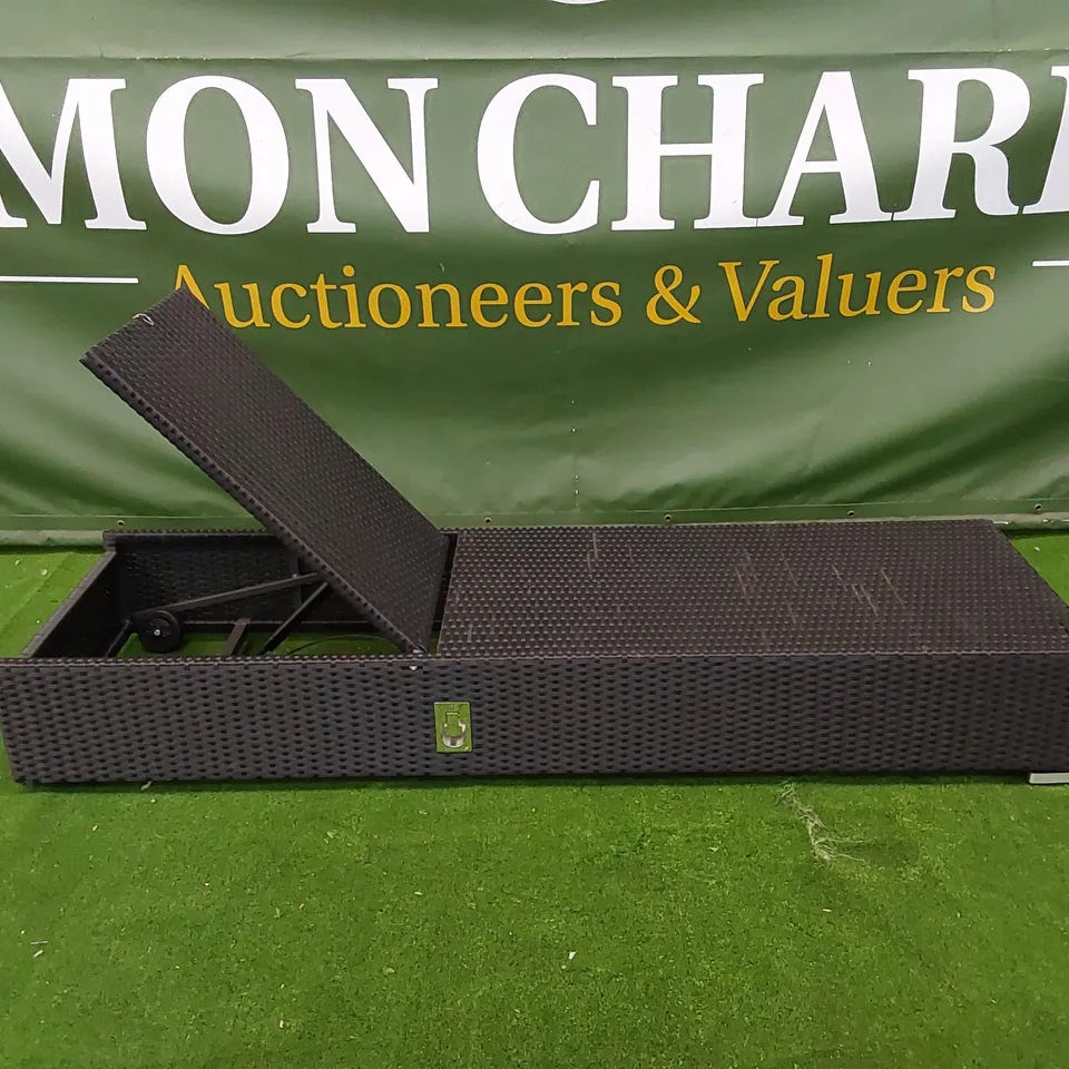 DESIGNER MANUAL ADJUSTABLE SUNLOUNGER IN BLACK RATTAN 