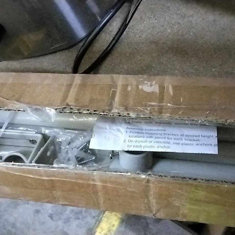 BOXED WHITE CURTAIN RAIL, SIZE UNSPECIFIED 