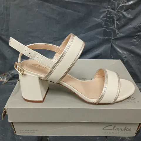 BOXED PAIR OF CLARKS EZORIA SLING SHOES - UK SIZE 5.5