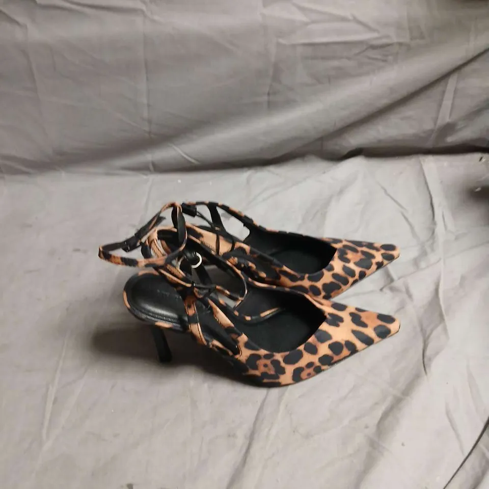 STRADIVARIUS LEOPARD PRINT HEELED SANDALS – SIZE EUR 37