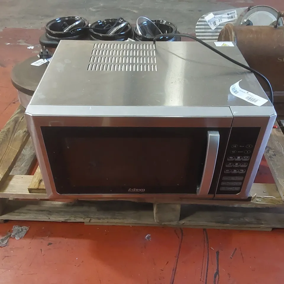 ADEXA D100N38ASI-ZC COMMERCIAL 1500W MICROWAVE OVEN
