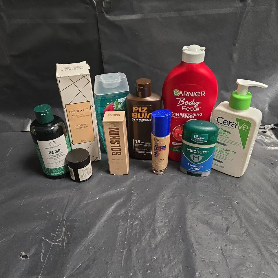 APPROXIMATEY 20 ASSORTED HEALTH AND BEAUTY PRODUCTS TO INCLUDE - CERAVE HYDRATING CLEANSER - SOLSKIN TAN DROPS - RADOX SHOWER GEL - ETC