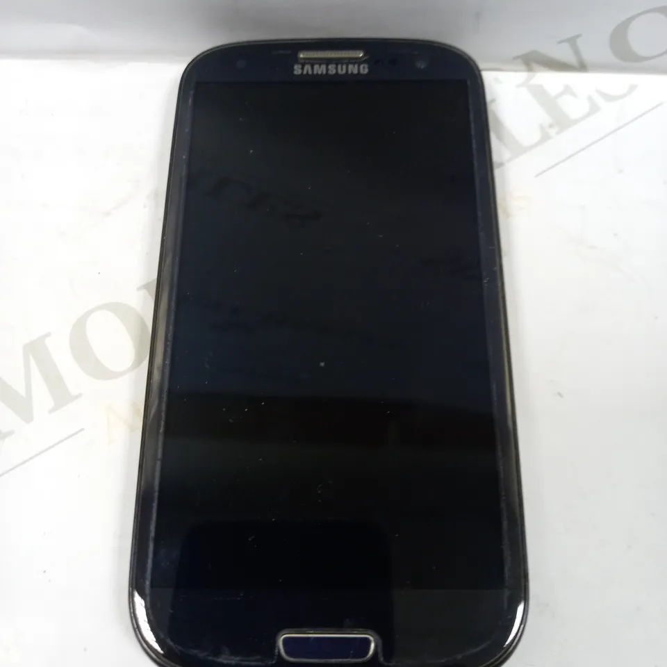SAMSUNG GALAXY S III (GT-I9300)