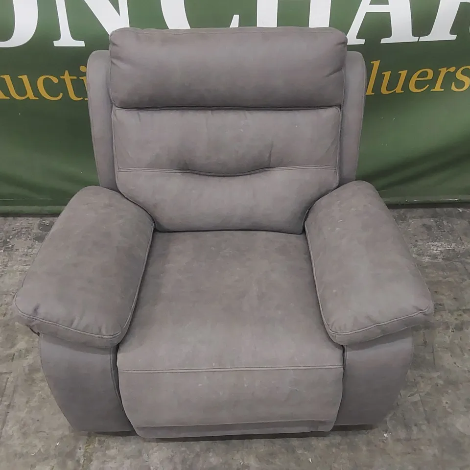 QUALITY DESIGNER FABRIC UPHOLSTERED ELECTRIC RECLINER ARMCHAIR