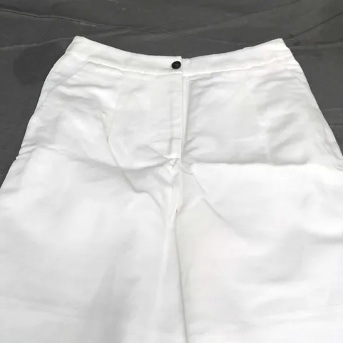 MINT VELVET IVORY LINEN BLEND SHORTS – UK 10