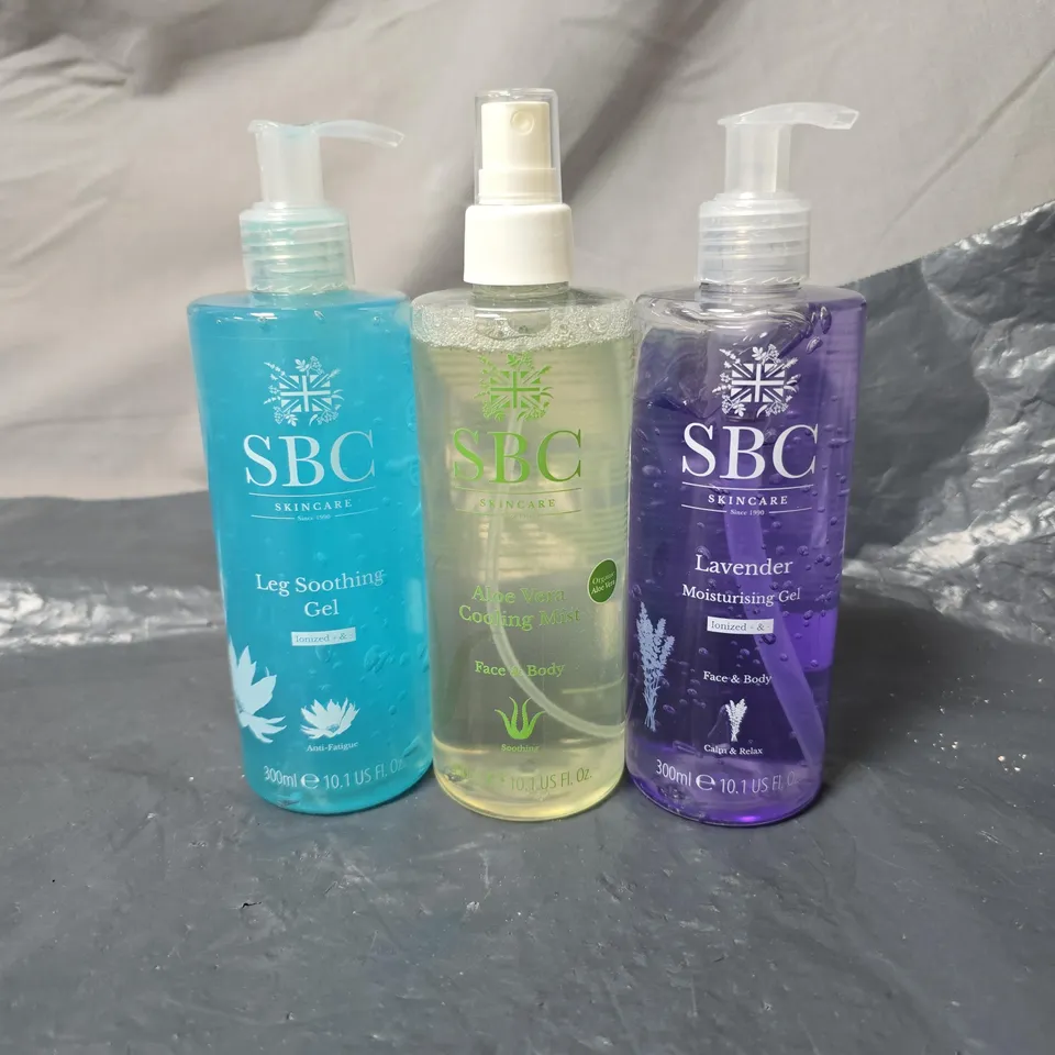 3 X SBC SKINCARE SET TO INCLUDE LAVENDER MOISTURIZING GEL, LEG SOOTHING GEL ETC BOXED