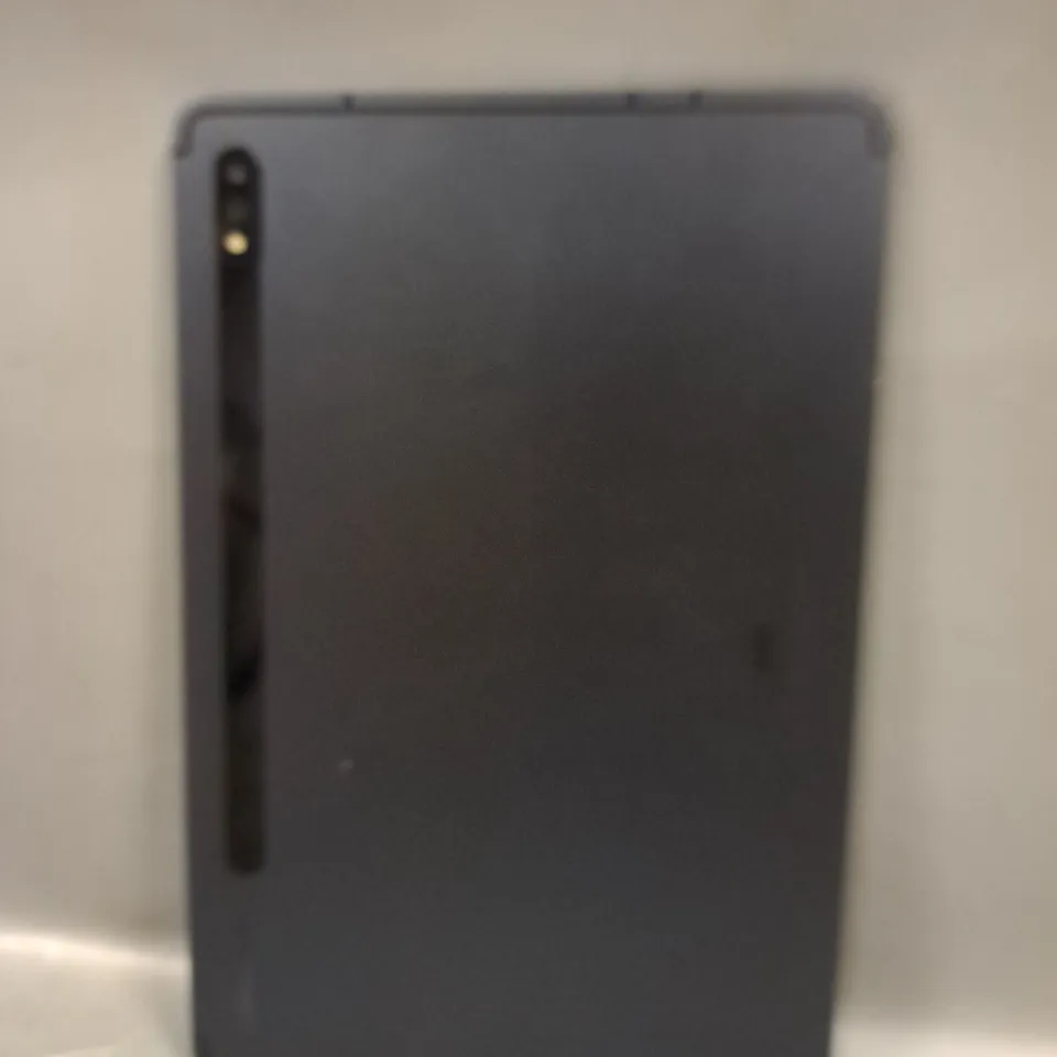 SAMSUNG TABLET IN BLACK - MODEL UNSPECIFIED 