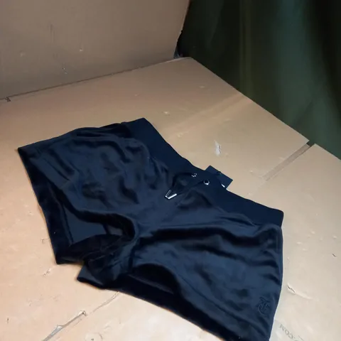 JUICY CONTURE VELVET BLACK SHORTS SIZE M