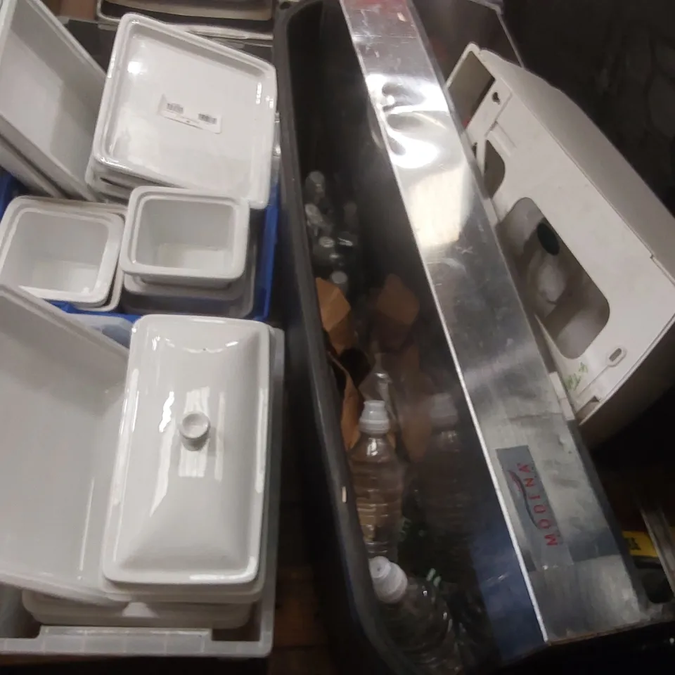 PALLET CONTAINING A LARGE QUANTITY OF ASSORTED CATERING ITEMS ECT