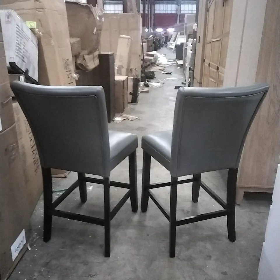 FLACK FAUX LEATHER 65M COUNTER HEIGHT DINING CHAIR WITH DARK WOOD LEGS - GREY 