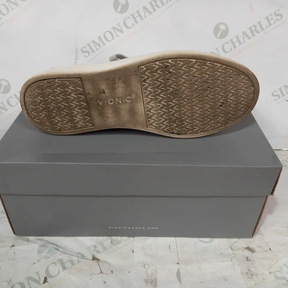 VIONIC ESSENCE WINNY LACE UP TRAINERS IN GREY LEATHER UK SIZE 6